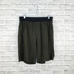 Lululemon Men's unlined shorts in green size Large